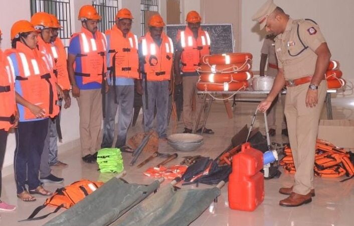 நெல்லையில் பயிற்சி பெற்ற பேரிடர்‌ மீட்பு குழு தயார் நிலையில்