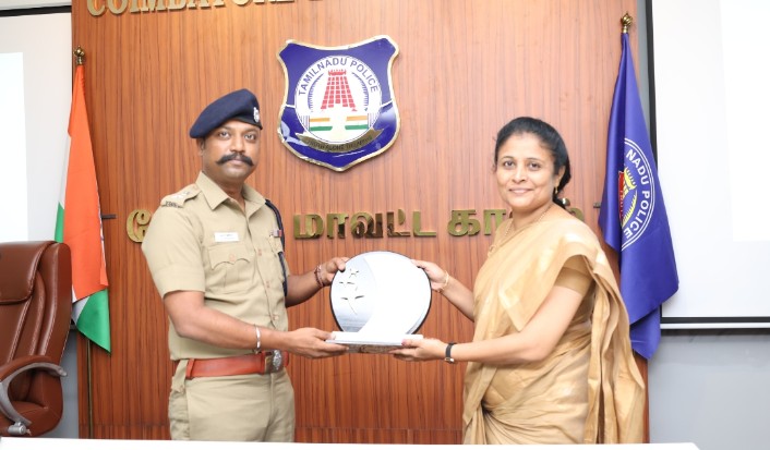மெச்சதகுந்த பணிக்காக 4, இன்ஸ்பெக்டர்கள் உட்பட 69, போலீசாருக்கு சான்றிதழ் வழங்கி பாராட்டு… மெச்சதகுந்த பணிக்காக 4, இன்ஸ்பெக்டர்கள் உட்பட 69, போலீசாருக்கு சான்றிதழ் வழங்கி பாராட்டு…