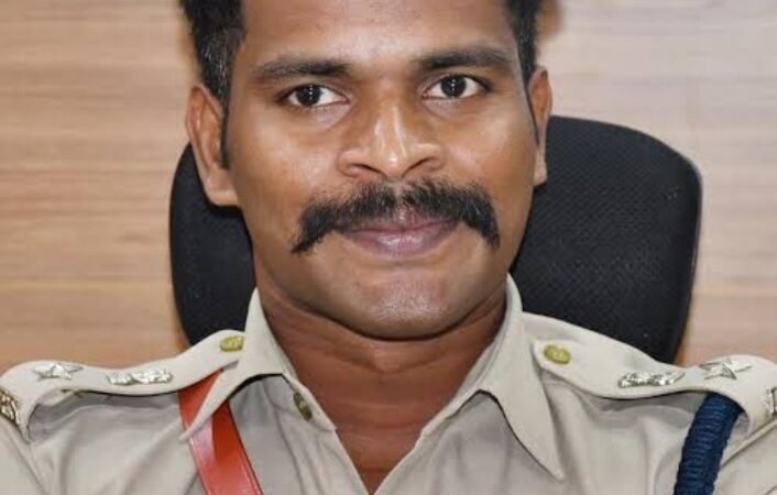 குமரி மாவட்டத்தில் நிறுத்தப்பட்ட குழந்தை திருமணம் போலீசாருக்கு மாவட்ட எஸ்பி பாராட்டு… குமரி மாவட்டத்தில் நிறுத்தப்பட்ட குழந்தை திருமணம் போலீசாருக்கு மாவட்ட எஸ்பி பாராட்டு…