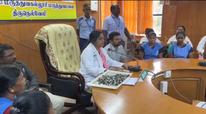 நெல்லையில் வித்தியாசமான முறையில் உழைப்பாளர் தின வாழ்த்து கூறிய மருத்துவக்கல்லூரி முதல்வர் நெல்லையில் வித்தியாசமான முறையில் உழைப்பாளர் தின வாழ்த்து கூறிய மருத்துவக்கல்லூரி முதல்வர்