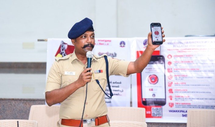 கோவையில் கிராமபுற வீடுகள் மற்றும் பண்ணை வீடுகளுக்கான பாதுகாப்பு குறித்து மாவட்ட எஸ்பி விழிப்புணர்வு… கோவையில் கிராமபுற வீடுகள் மற்றும் பண்ணை வீடுகளுக்கான பாதுகாப்பு குறித்து மாவட்ட எஸ்பி விழிப்புணர்வு…