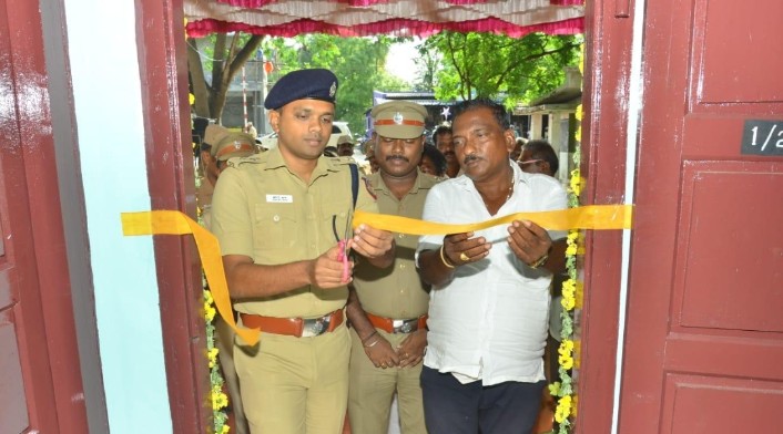 தூத்துக்குடி மாவட்டத்தில் புதிய புறக்காவல் நிலையத்தை மாவட்ட எஸ்பி திறந்துவைத்தார்… தூத்துக்குடி மாவட்டத்தில் புதிய புறக்காவல் நிலையத்தை மாவட்ட எஸ்பி திறந்துவைத்தார்…