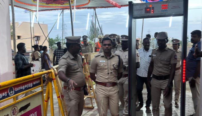 நாளை நடைபெறவுள்ள வீரன் அழகுமுத்துகோன் 315வது ஜெயந்தி விழா பாதுகாப்பு ஏற்பாடுகள் குறித்து மாவட்ட எஸ்பி தலைமையில் ஆலோசனை …. நாளை நடைபெறவுள்ள வீரன் அழகுமுத்துகோன் 315வது ஜெயந்தி விழா பாதுகாப்பு ஏற்பாடுகள் குறித்து மாவட்ட எஸ்பி தலைமையில் ஆலோசனை ….