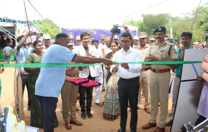 விழுப்புரத்தில் சாலை பாதுகாப்பு,பெண்கள் குழந்தைகள் பாதுகாப்பு போதை ஒழிப்பு ,சைபர் குற்றத்தடுப்பு விழிப்புணர்வு கருத்தரங்கம் மற்றும் கண்காட்சி ஆட்சியர் டிஐஜி எஸ்பி தலைமையில் நடைபெற்றது விழுப்புரத்தில் சாலை பாதுகாப்பு,பெண்கள் குழந்தைகள் பாதுகாப்பு போதை ஒழிப்பு ,சைபர் குற்றத்தடுப்பு விழிப்புணர்வு கருத்தரங்கம் மற்றும் கண்காட்சி ஆட்சியர் டிஐஜி எஸ்பி தலைமையில் நடைபெற்றது